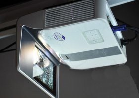 教育是投影幕市场核心-满足用户高需求是关键